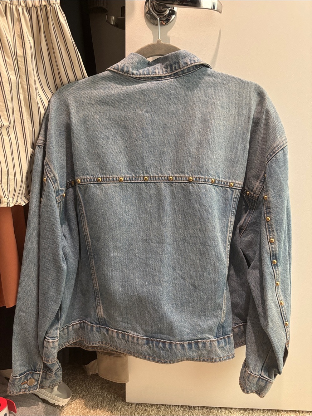 Universal threads Jean jacket - Picture 3 of 3